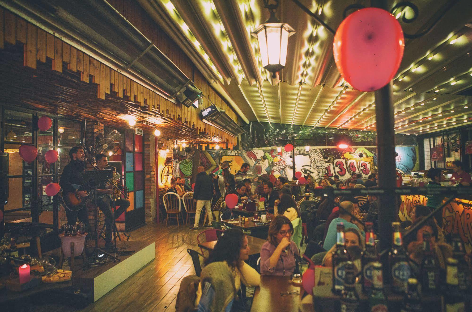 Voswos Garage Coffee Hotel Анталья Экстерьер фото