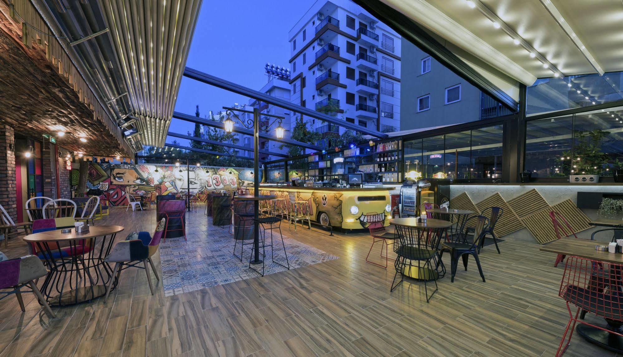 Voswos Garage Coffee Hotel Анталья Экстерьер фото