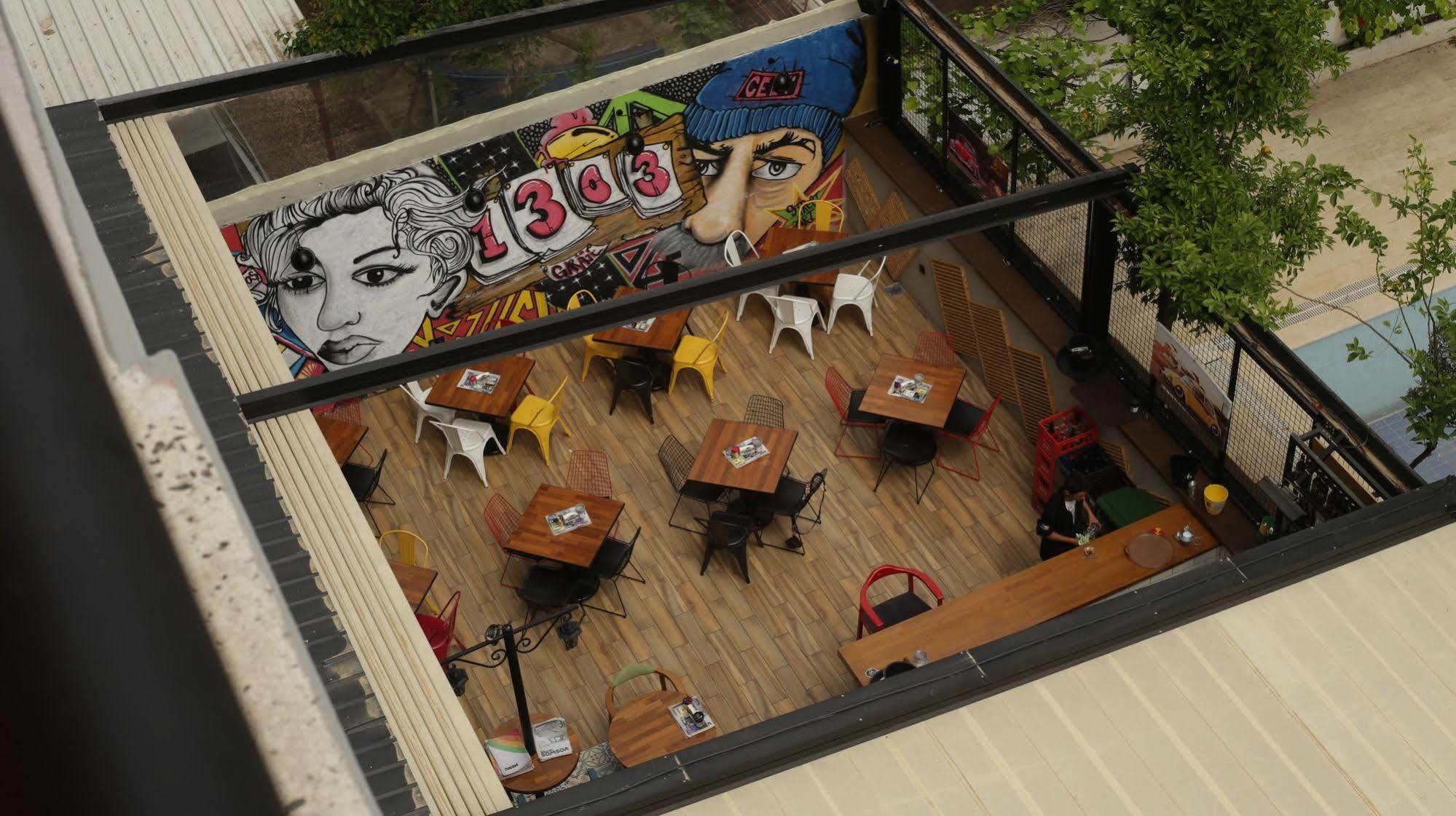 Voswos Garage Coffee Hotel Анталья Экстерьер фото